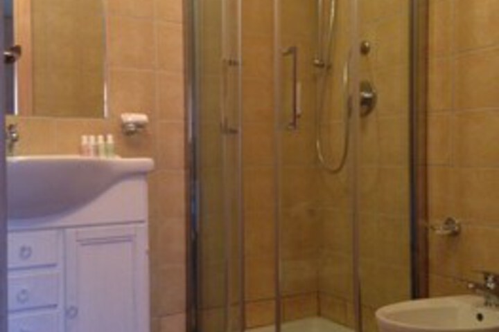 Room 2 of 26