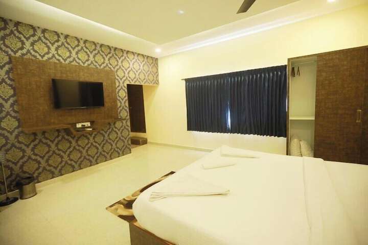 Room 27 of 54