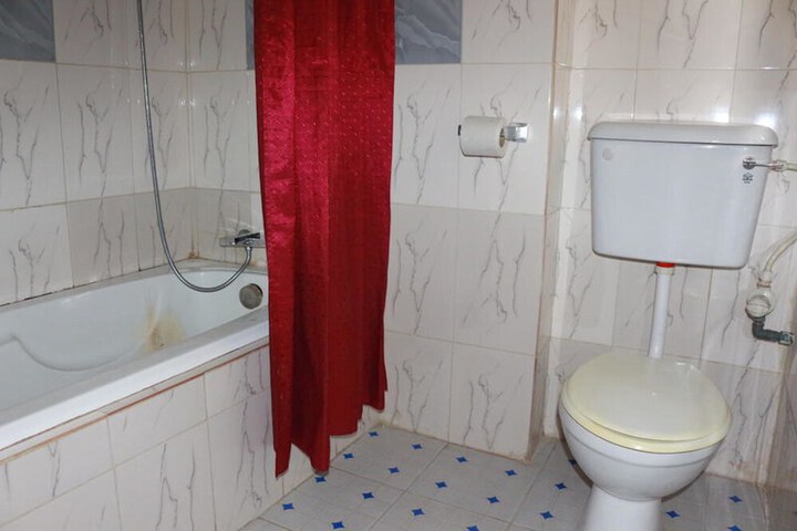 Room 12 of 21