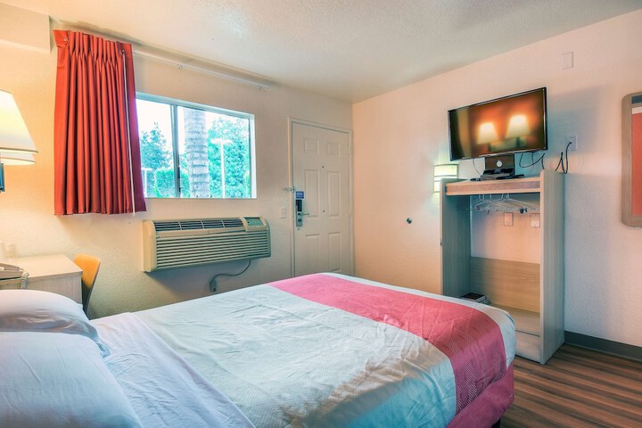 Double Bed (8 of 14)