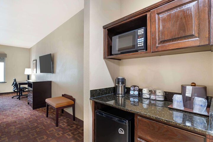 Room 21 of 40