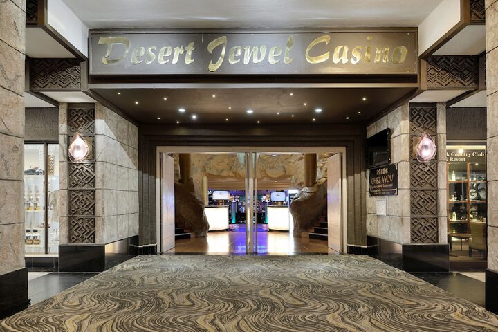 Entrance & Lobby