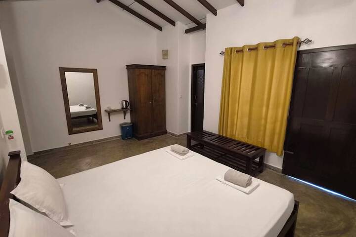 Room 28 of 72