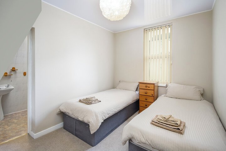 Room 34 of 59