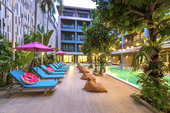 Pool Hotel