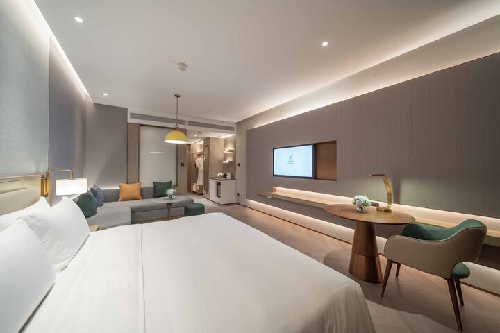 Room 16 of 43