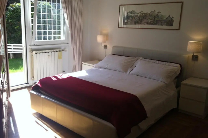 Room 3 of 9
