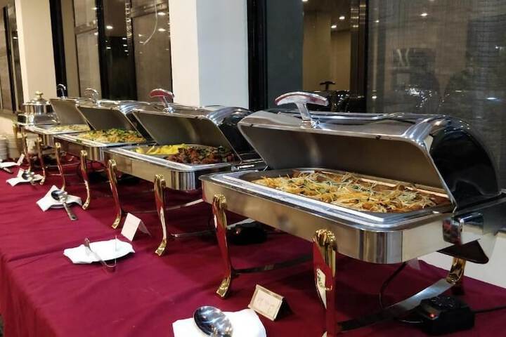 Dining 20 of 48