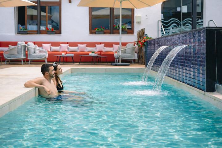 Pool 63 of 95