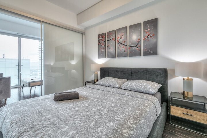 Room 13 of 74