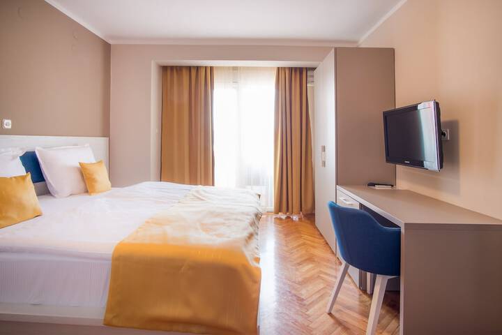 Room 21 of 51