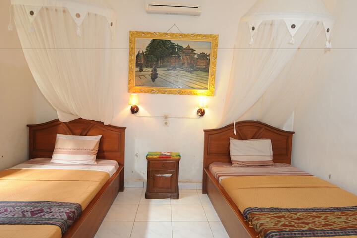 Room 12 of 73