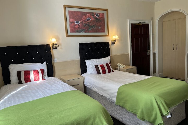 Room 3 of 54