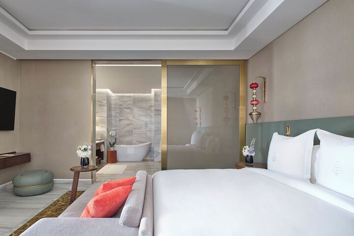 Room 9 of 34