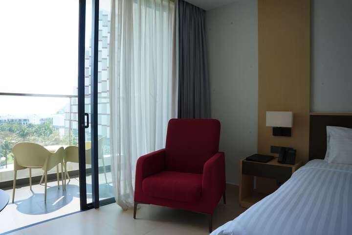 Room 33 of 67