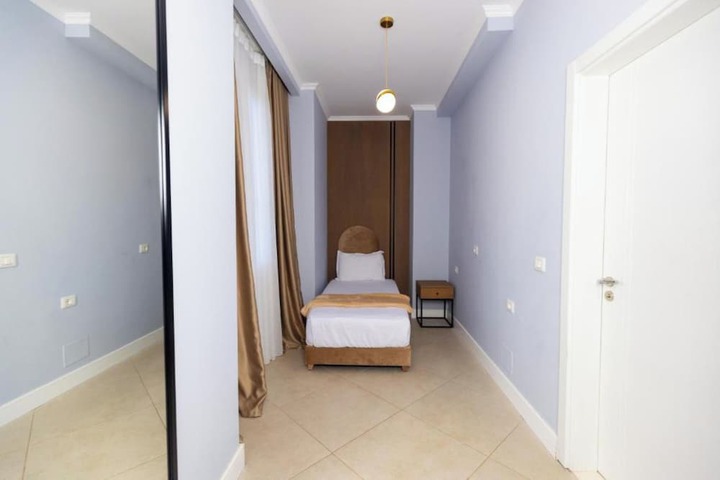 Room 62 of 132