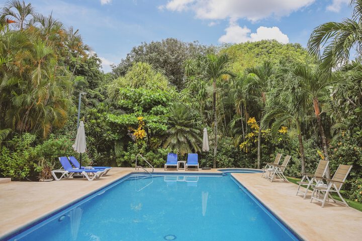Pool 40 of 55