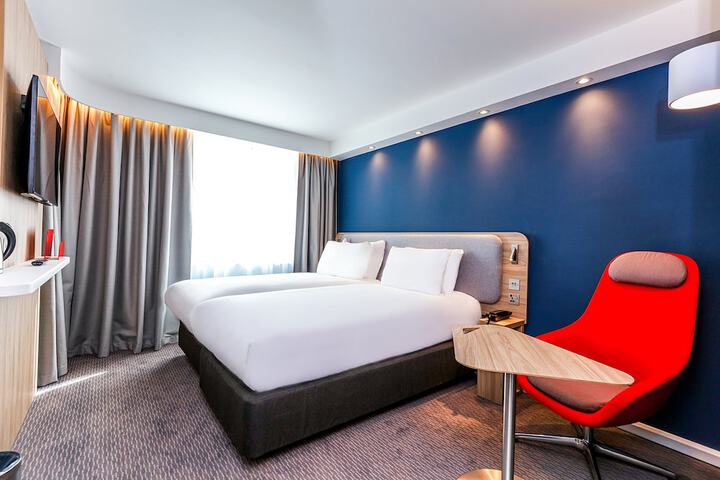 Room 13 of 48