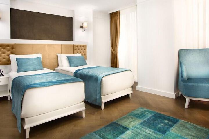 Room 13 of 35