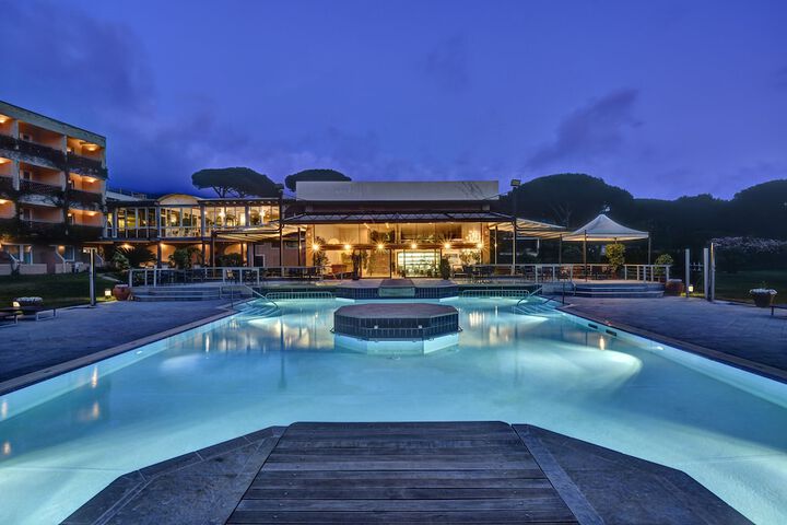Hotel Pool