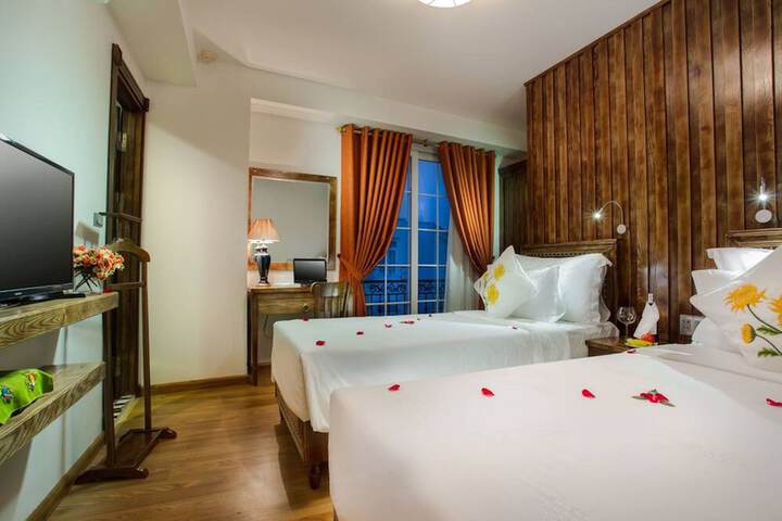 Room 10 of 48