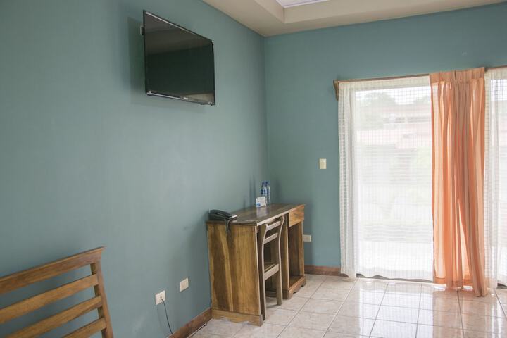 Room 6 of 42