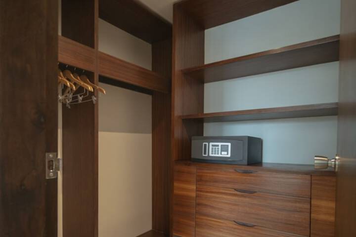 Room 35 of 111