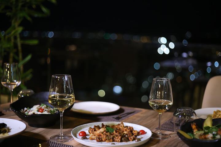 Dining 144 of 218