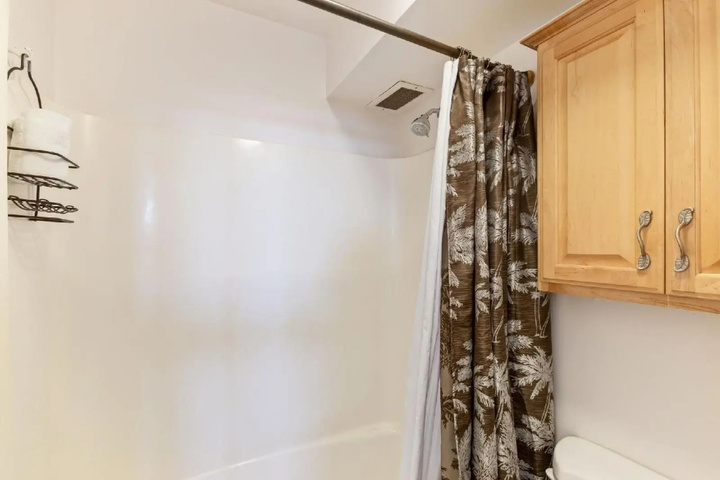 Room 9 of 21