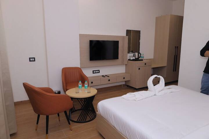 Room 14 of 38