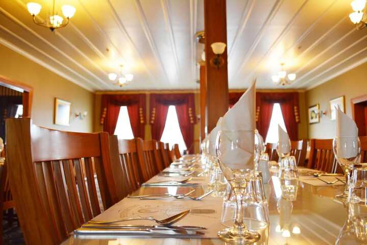 Dining 39 of 59