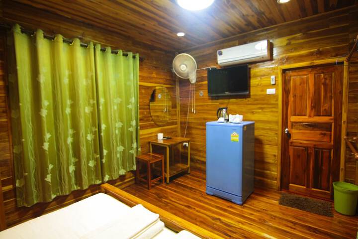 Room 3 of 34