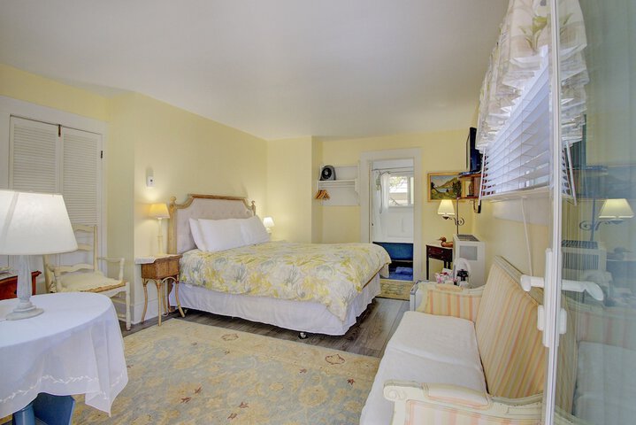 Room 21 of 156