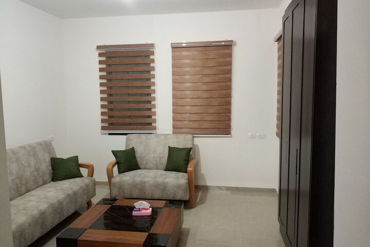 Room 7 of 12