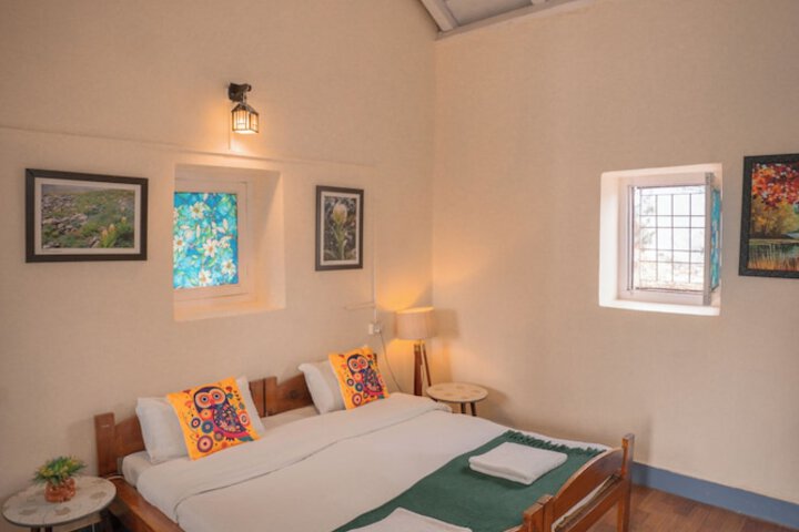 Room 5 of 11