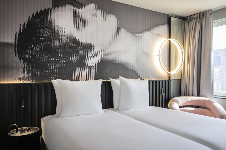 Room 21 of 58