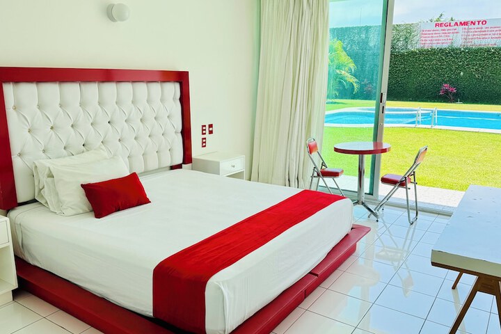 Room 3 of 41