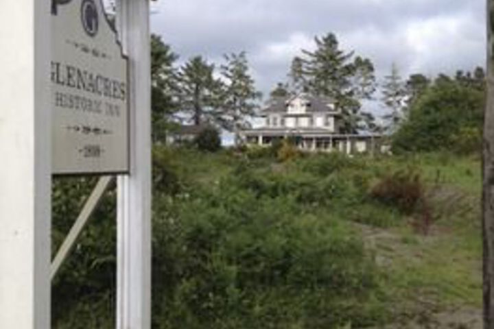 Exterior of Glenacres Historic Inn