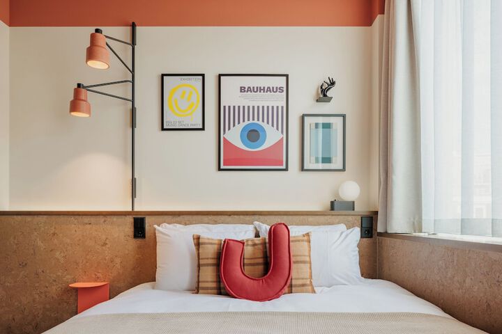 Room 58 of 96