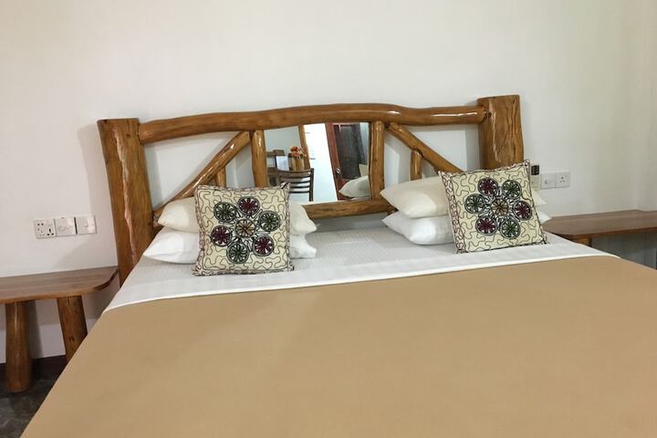 Room 6 of 24