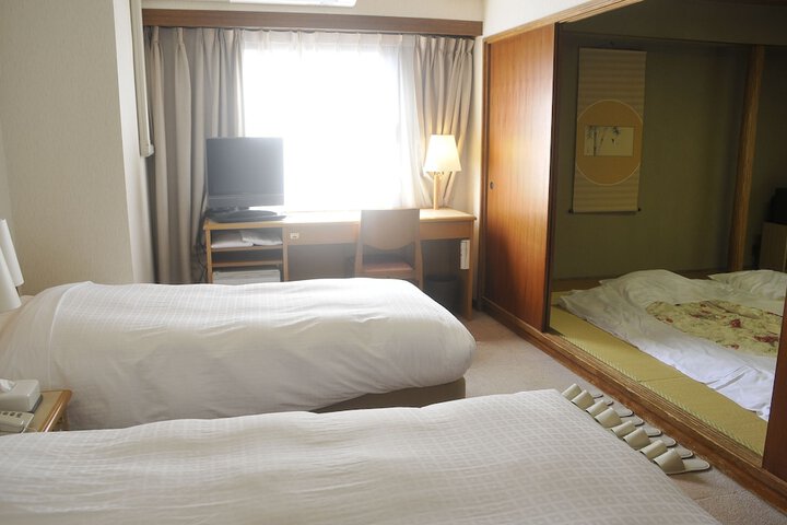 Room 18 of 36