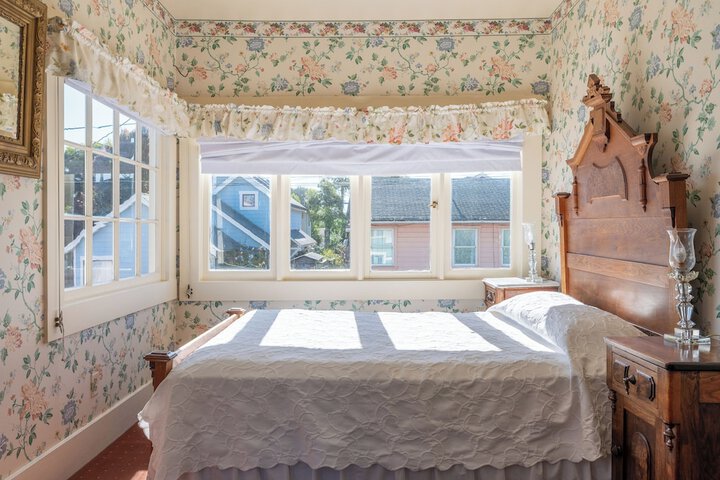 Room 40 of 111