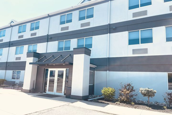 Commodore Perry Inn and Suites