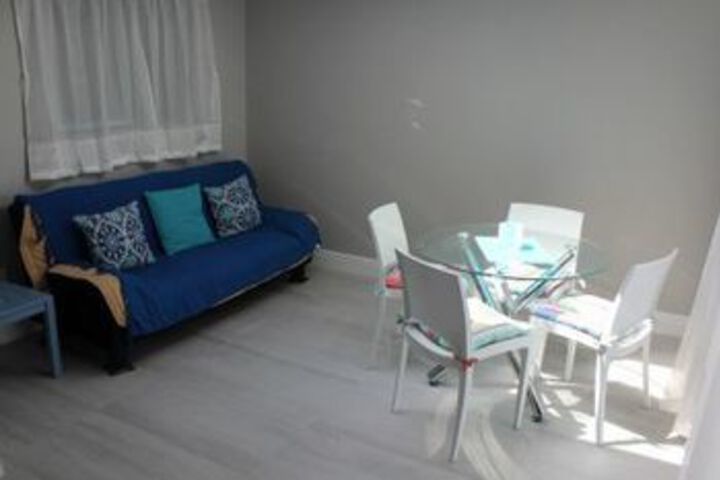 Room 9 of 10
