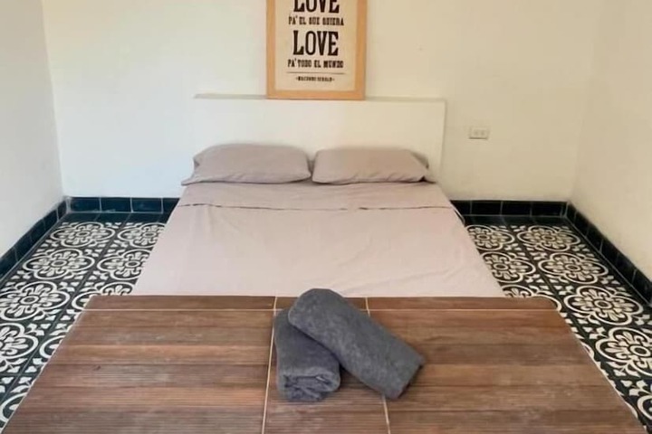Room 2 of 16