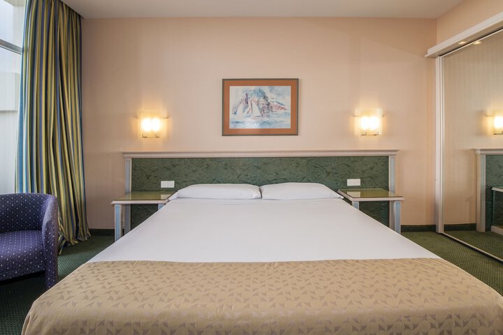 Room 7 of 70