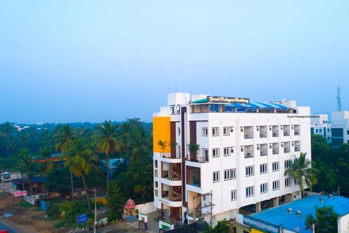 Hotel Grand Padappai Residency