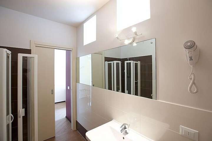 Room 21 of 41