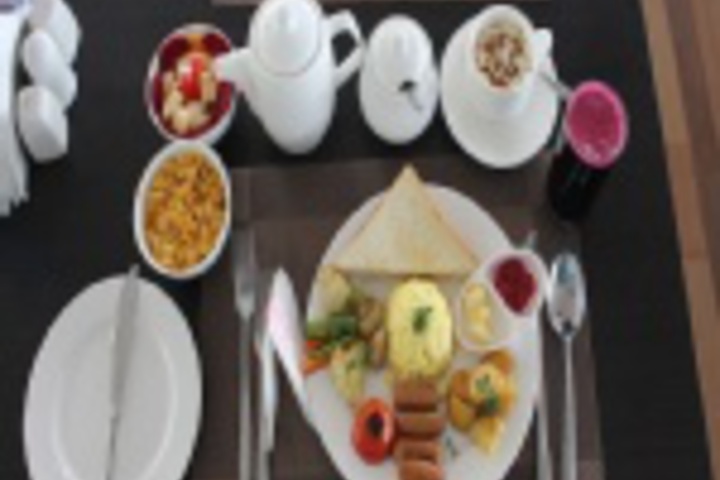 Dining 85 of 120