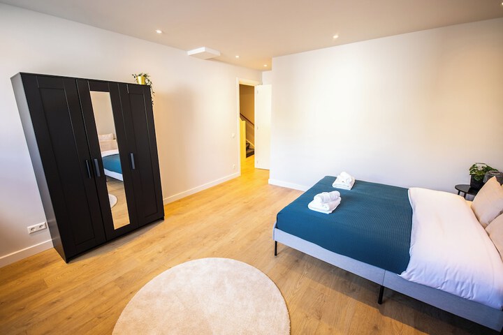 Room 3 of 49